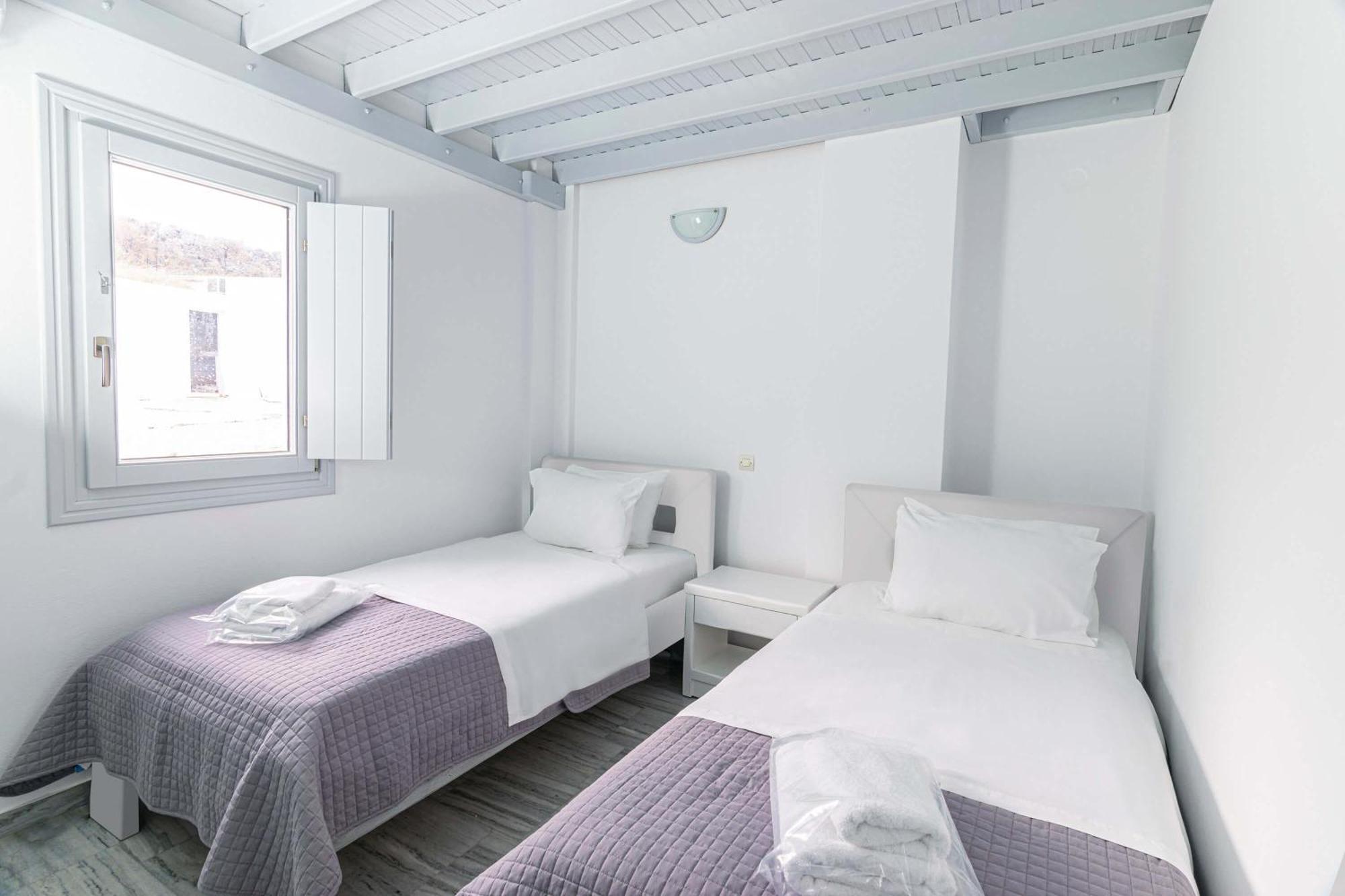 Phaos Santorini Suites Имеровигли Екстериор снимка