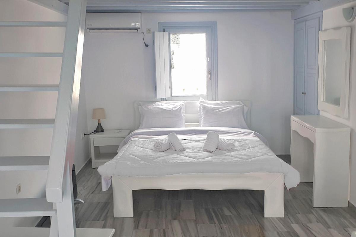 Phaos Santorini Suites Имеровигли Екстериор снимка