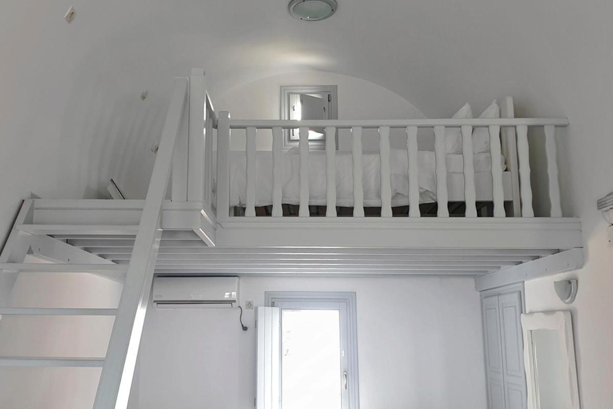 Phaos Santorini Suites Имеровигли Екстериор снимка