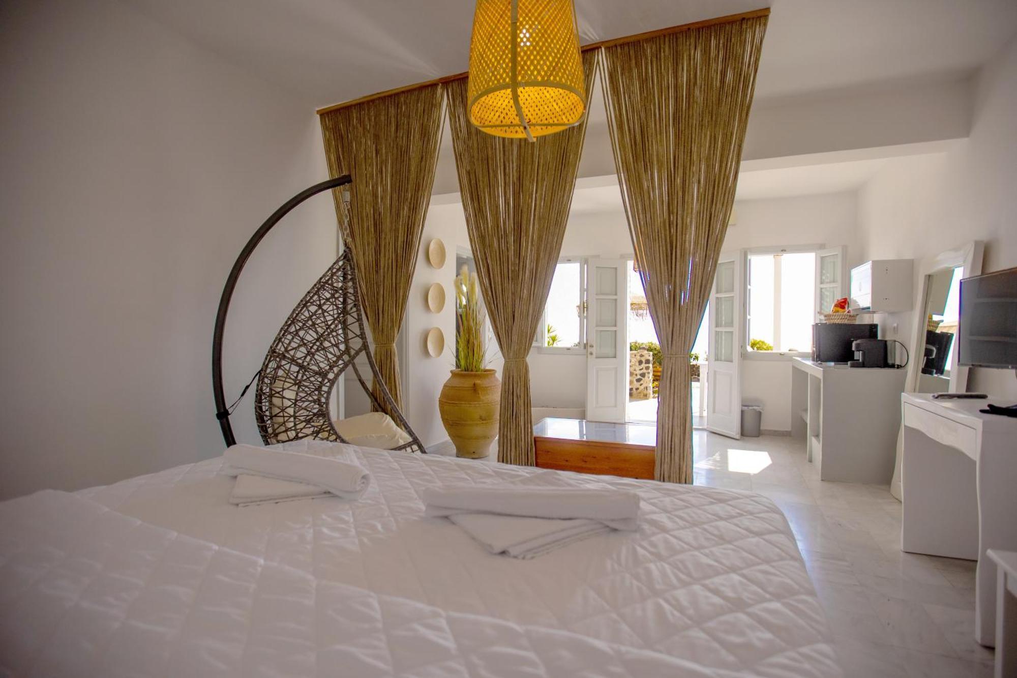 Phaos Santorini Suites Имеровигли Екстериор снимка